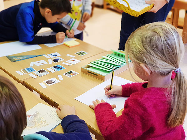 classe montessori les colibris Biot