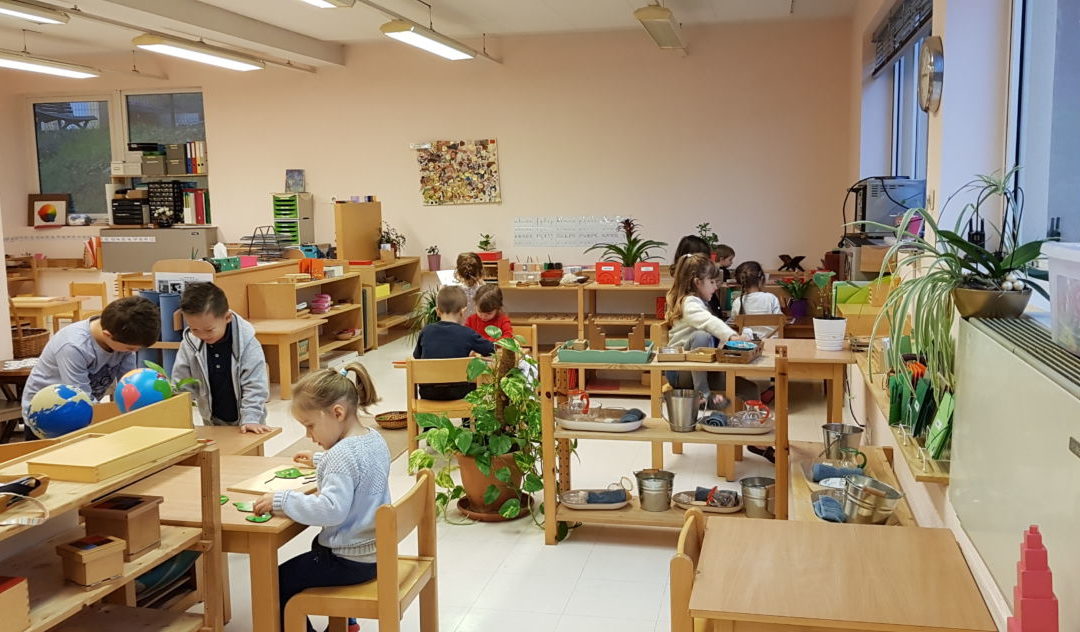 Un mercredi Montessori dans le groupe 3-6 ans - Les colibris