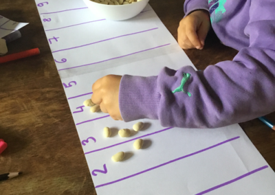 Mathématiques Montessori à la maison classe jaune 3-6 ans