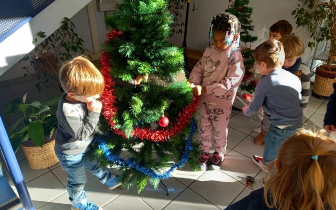 The Kids Club prepares Christmas